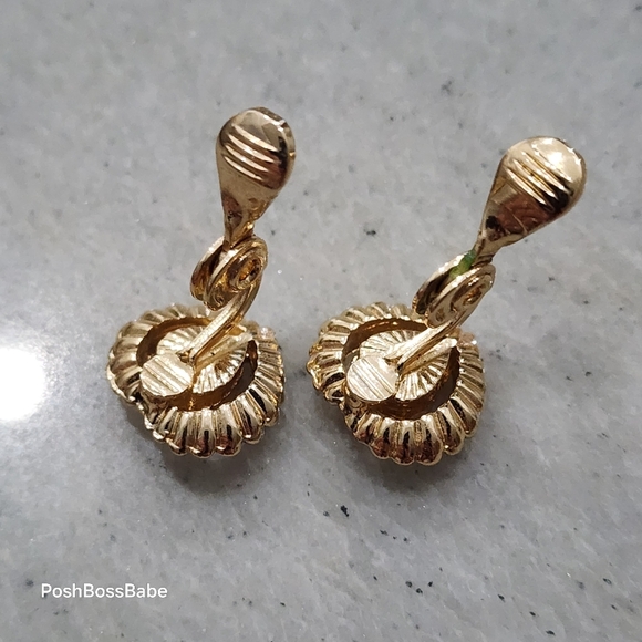 Vintage TJG Red Heart Clip-On Earrings | Gold Tone Beaded Border - Picture 8 of 9